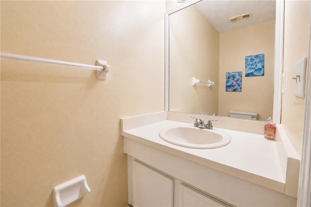 For Sale: $280,000 (3 beds, 2 baths, 1394 Square Feet)