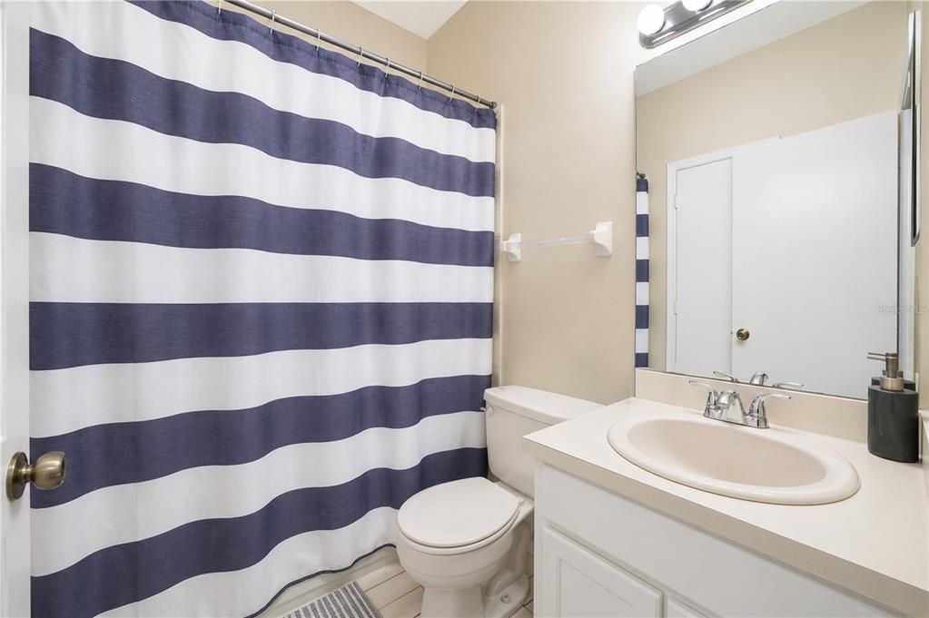For Sale: $280,000 (3 beds, 2 baths, 1394 Square Feet)