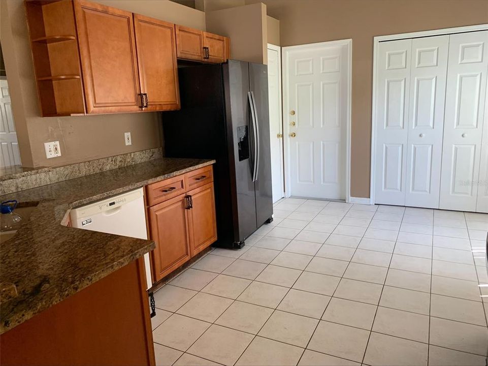 В аренду: $2,500 (4 спален, 2 ванн, 1601 Квадратных фут)