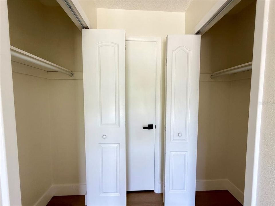 For Rent: $1,650 (2 beds, 1 baths, 996 Square Feet)