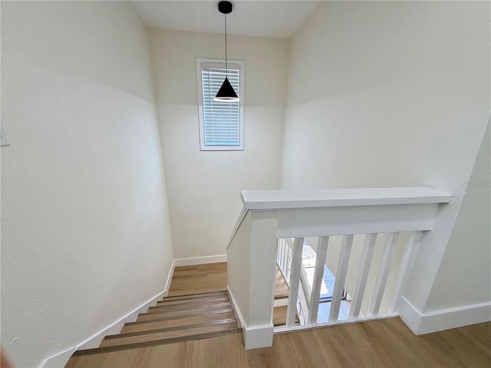 For Rent: $1,650 (2 beds, 1 baths, 996 Square Feet)