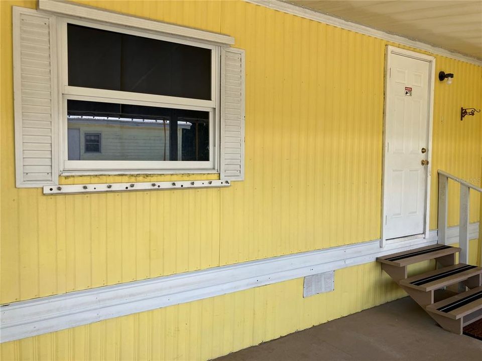 На продажу: $169,900 (2 спален, 2 ванн, 1020 Квадратных фут)