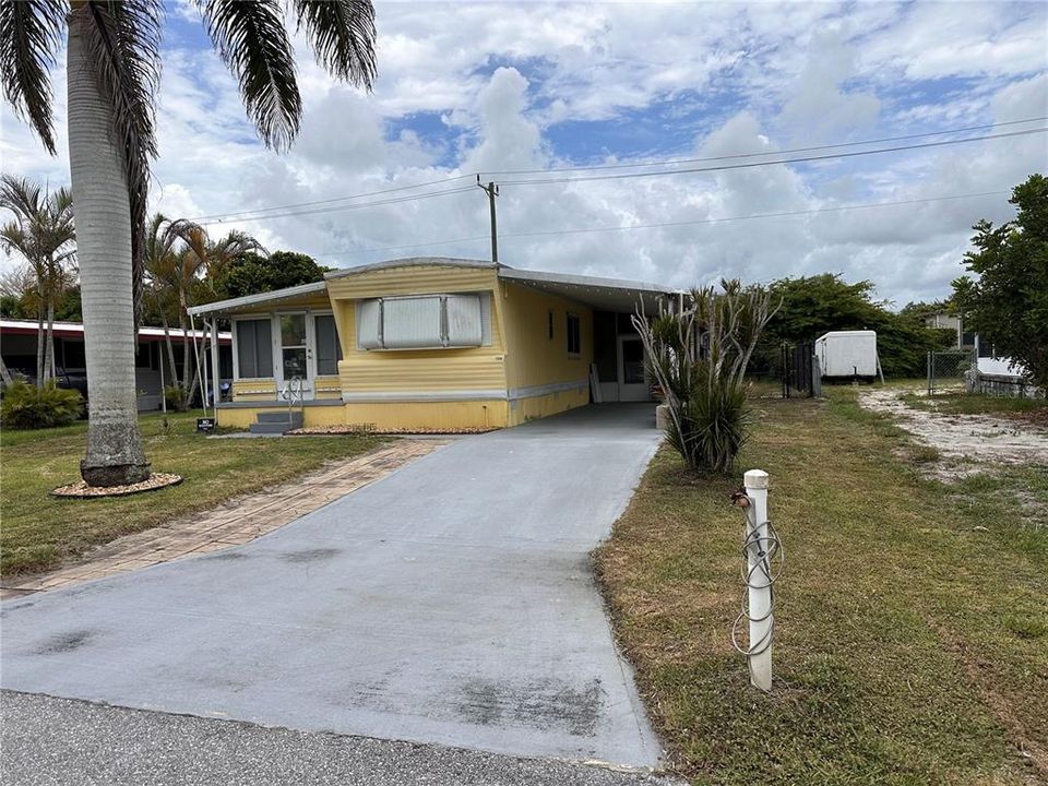 For Sale: $174,900 (2 beds, 2 baths, 1020 Square Feet)
