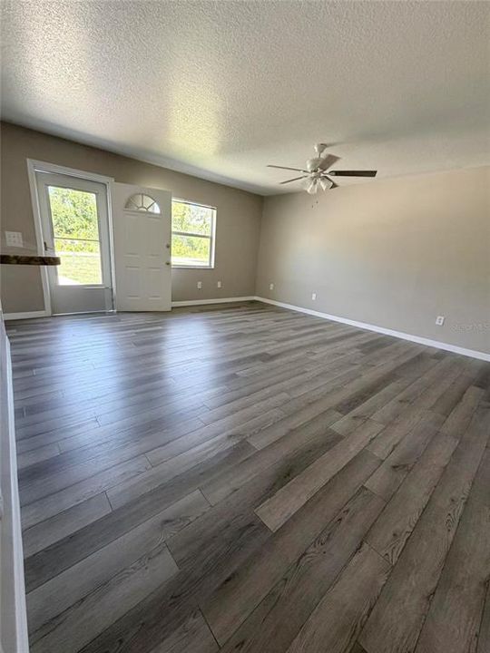 В аренду: $1,750 (2 спален, 2 ванн, 2074 Квадратных фут)