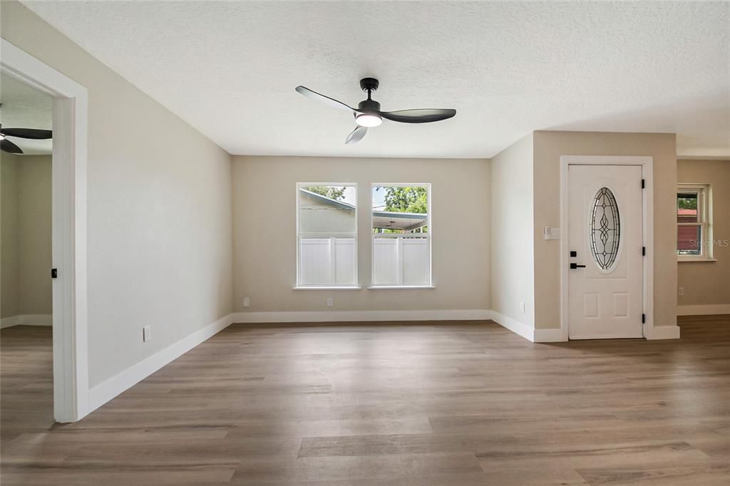 For Sale: $330,000 (3 beds, 2 baths, 1100 Square Feet)