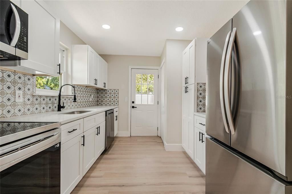 For Sale: $330,000 (3 beds, 2 baths, 1100 Square Feet)