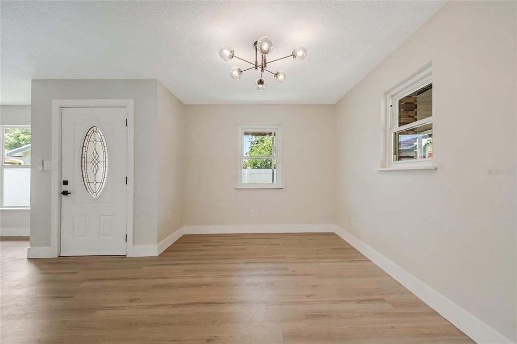 For Sale: $330,000 (3 beds, 2 baths, 1100 Square Feet)