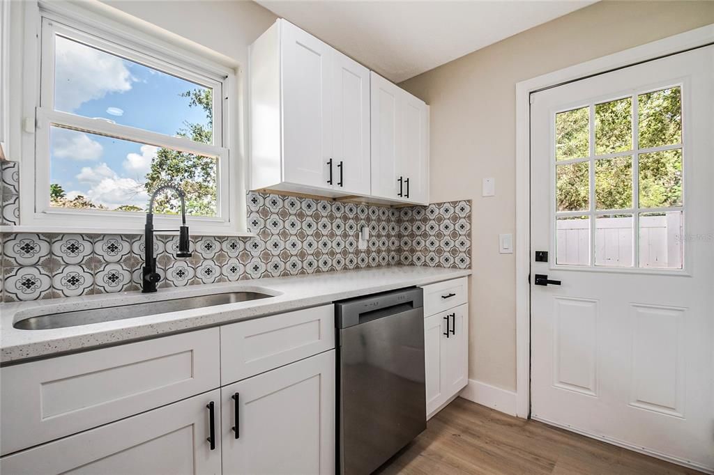 For Sale: $330,000 (3 beds, 2 baths, 1100 Square Feet)