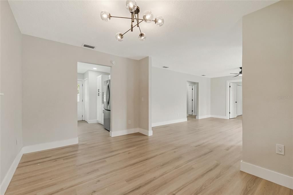 For Sale: $330,000 (3 beds, 2 baths, 1100 Square Feet)