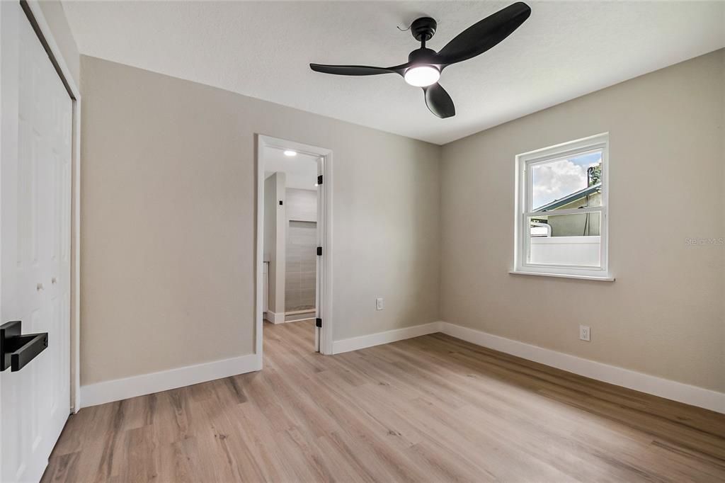 For Sale: $330,000 (3 beds, 2 baths, 1100 Square Feet)