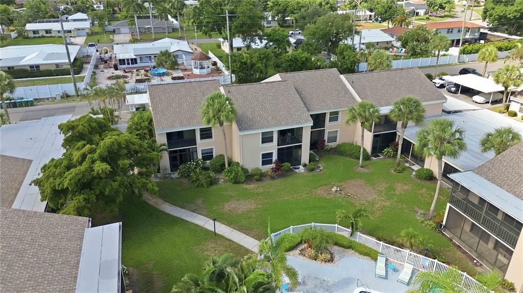 For Sale: $115,000 (2 beds, 2 baths, 947 Square Feet)
