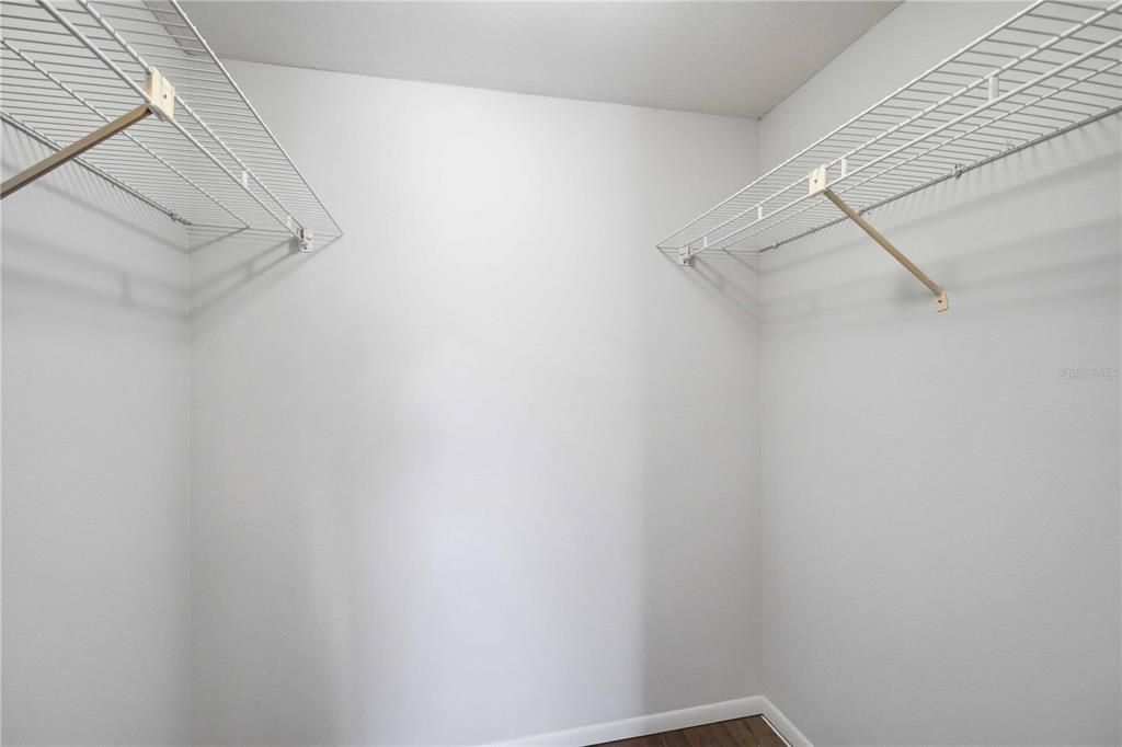 For Sale: $115,000 (2 beds, 2 baths, 947 Square Feet)