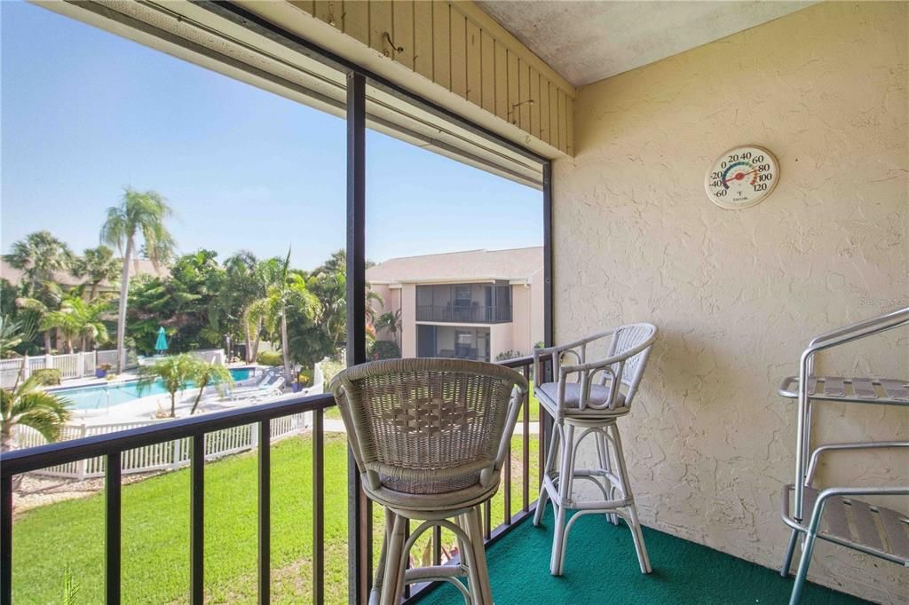 For Sale: $115,000 (2 beds, 2 baths, 947 Square Feet)