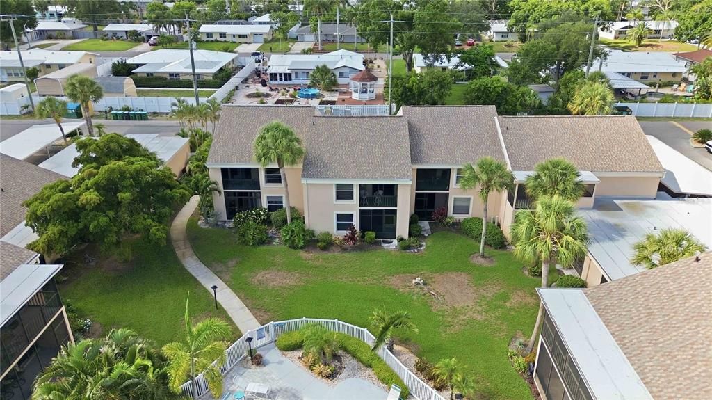 For Sale: $115,000 (2 beds, 2 baths, 947 Square Feet)