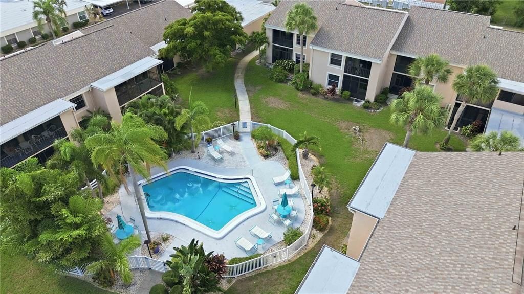 For Sale: $115,000 (2 beds, 2 baths, 947 Square Feet)