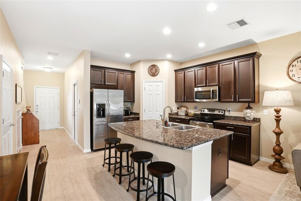 For Sale: $249,900 (3 beds, 2 baths, 1400 Square Feet)