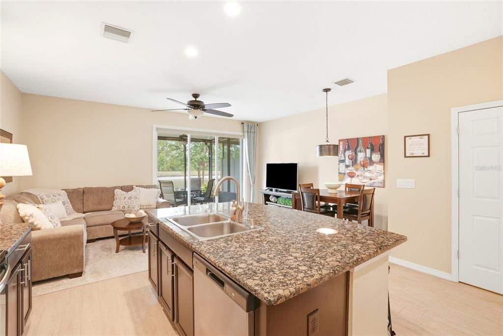 For Sale: $249,900 (3 beds, 2 baths, 1400 Square Feet)