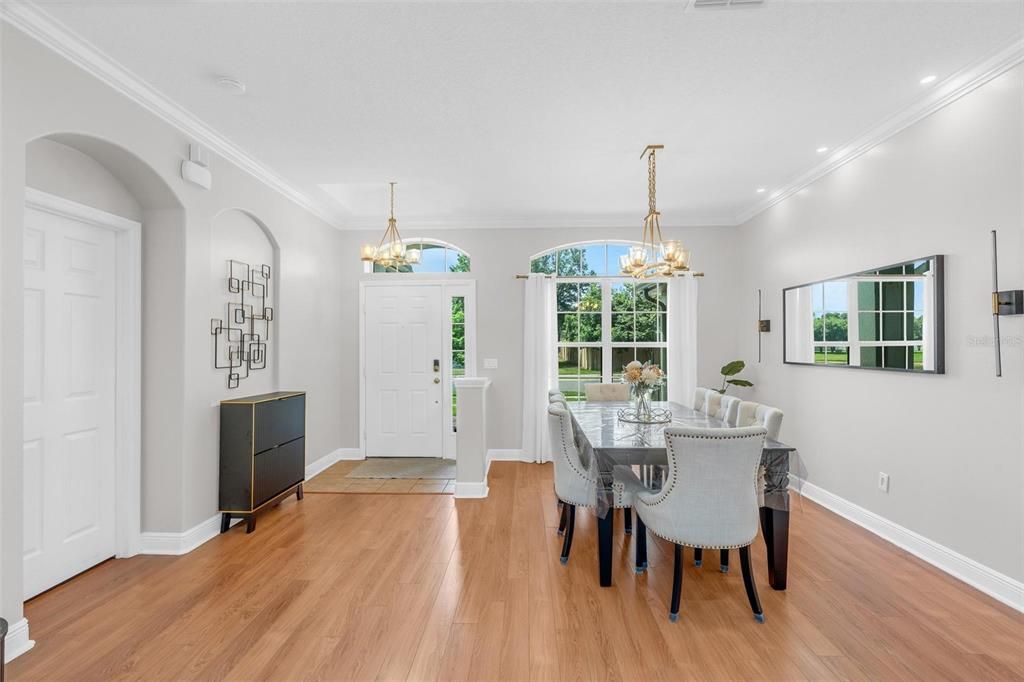 En Venta: $585,000 (4 camas, 3 baños, 2242 Pies cuadrados)