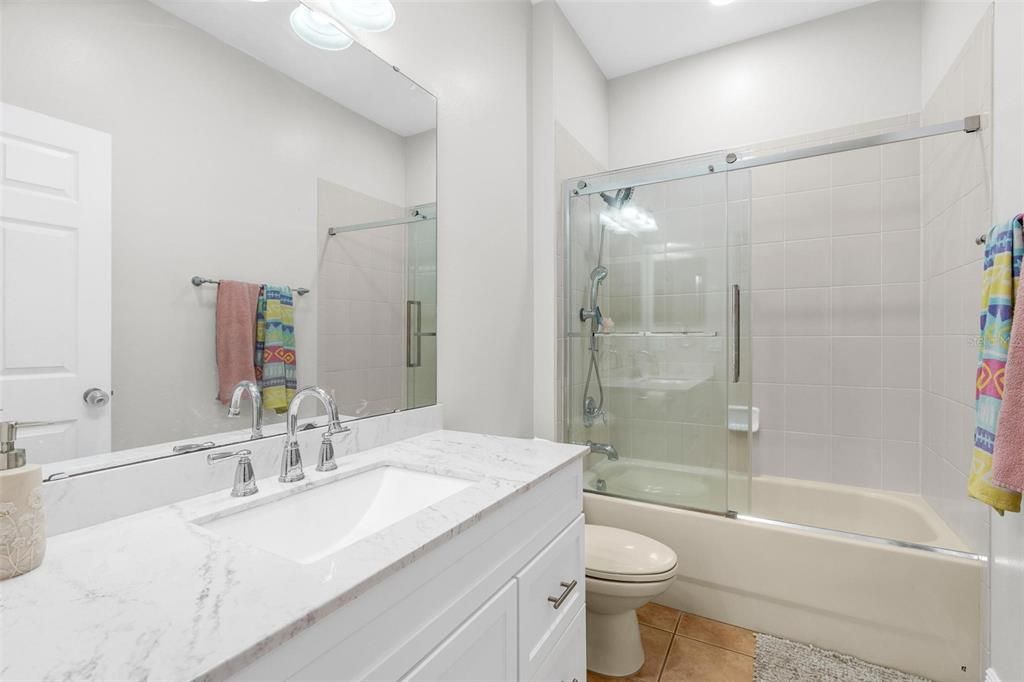 En Venta: $585,000 (4 camas, 3 baños, 2242 Pies cuadrados)