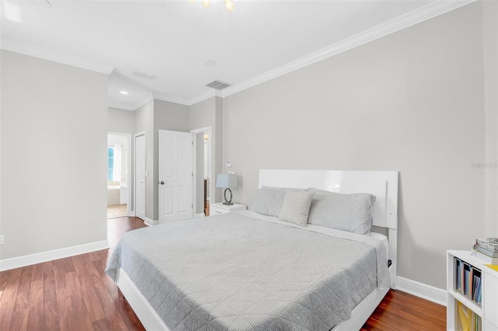 En Venta: $585,000 (4 camas, 3 baños, 2242 Pies cuadrados)