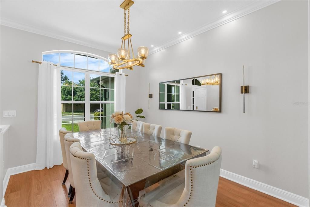 En Venta: $585,000 (4 camas, 3 baños, 2242 Pies cuadrados)