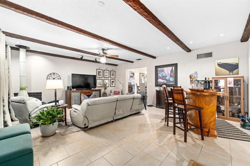 For Rent: $3,500 (2 beds, 2 baths, 1802 Square Feet)