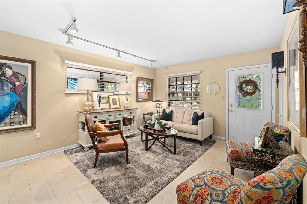 For Rent: $3,500 (2 beds, 2 baths, 1802 Square Feet)