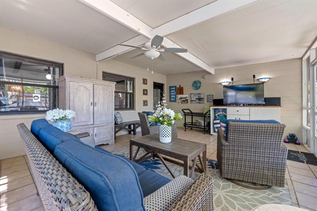 For Rent: $3,500 (2 beds, 2 baths, 1802 Square Feet)