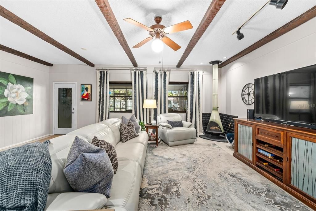 For Rent: $3,500 (2 beds, 2 baths, 1802 Square Feet)