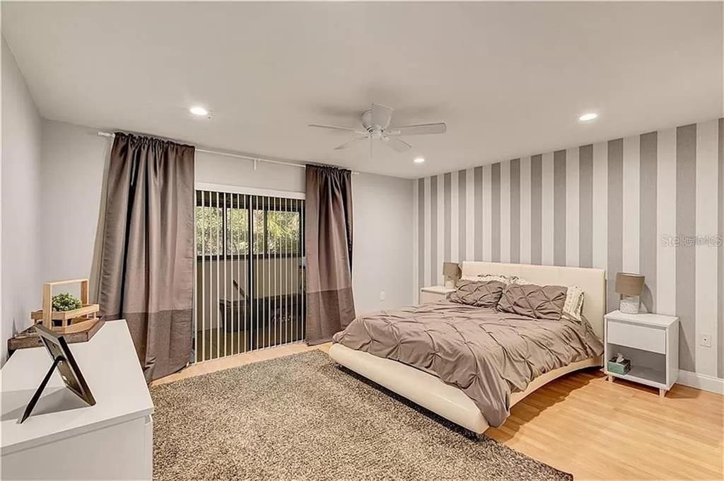 В аренду: $1,900 (2 спален, 2 ванн, 1258 Квадратных фут)