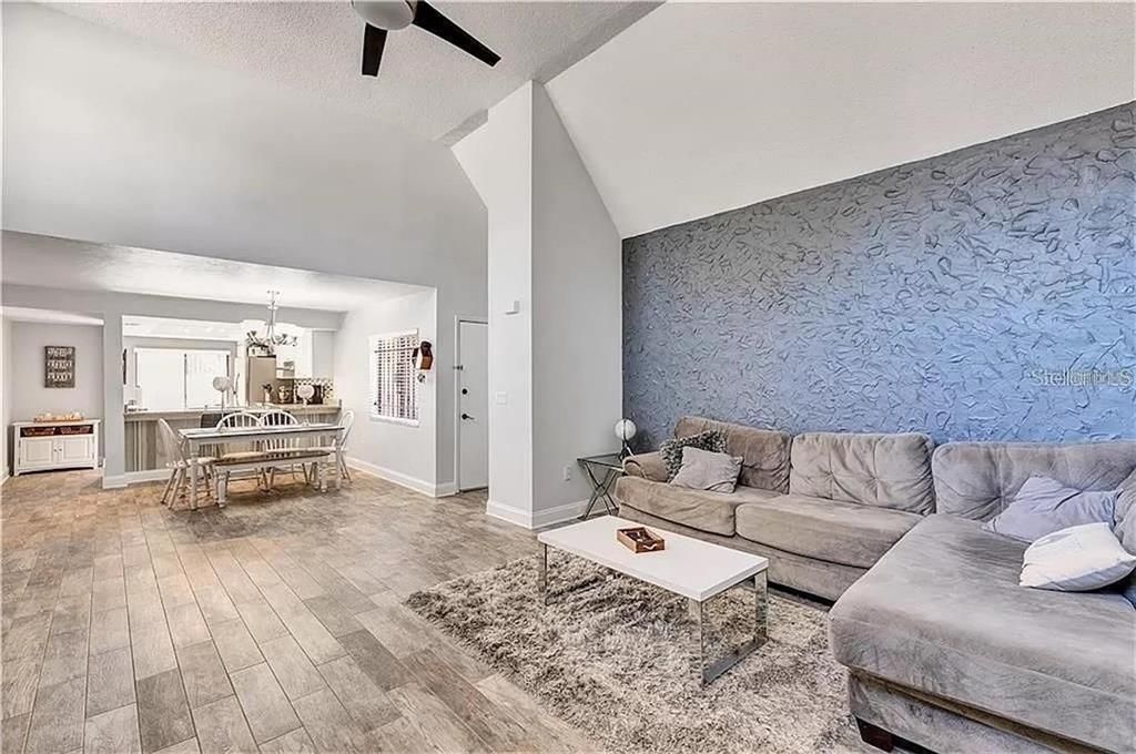 В аренду: $1,900 (2 спален, 2 ванн, 1258 Квадратных фут)