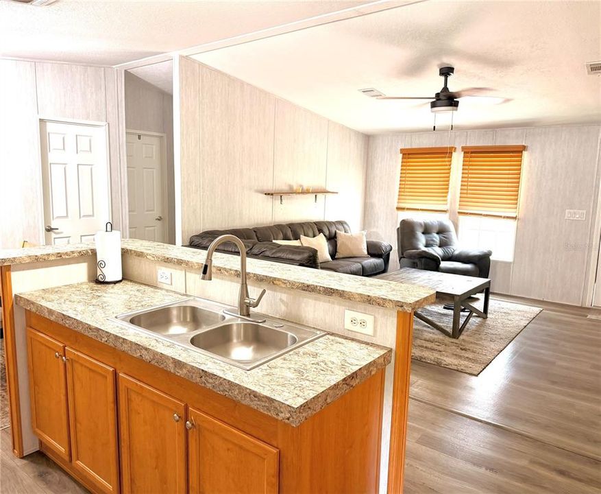 For Sale: $249,900 (3 beds, 2 baths, 1080 Square Feet)