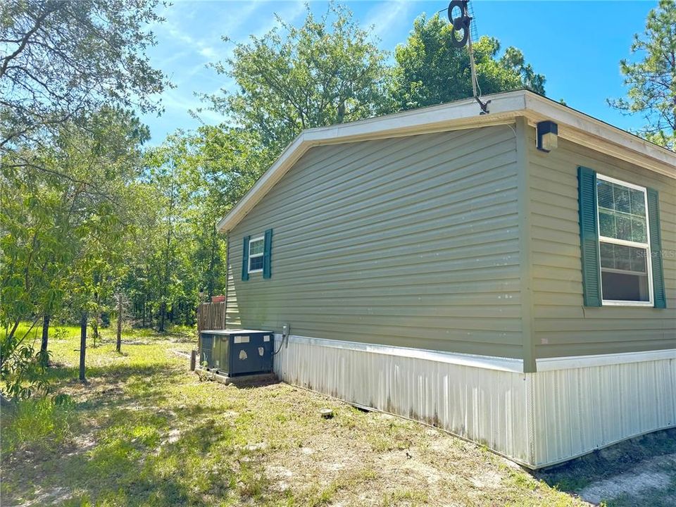For Sale: $249,900 (3 beds, 2 baths, 1080 Square Feet)