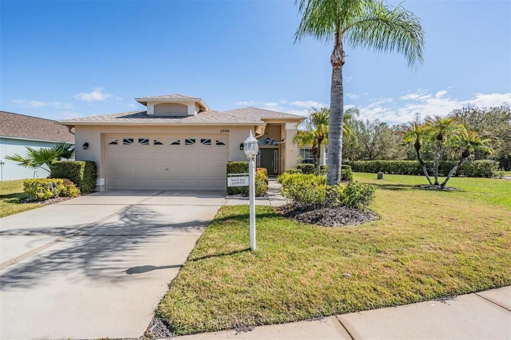 Active With Contract: $350,000 (3 beds, 2 baths, 1793 Square Feet)