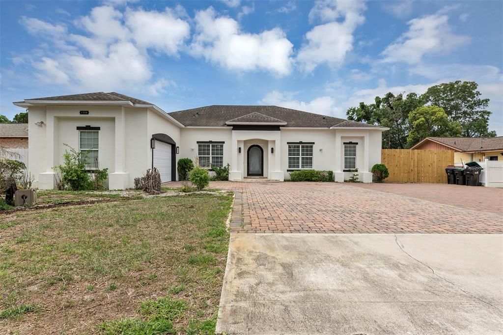 For Sale: $499,000 (3 beds, 3 baths, 2160 Square Feet)