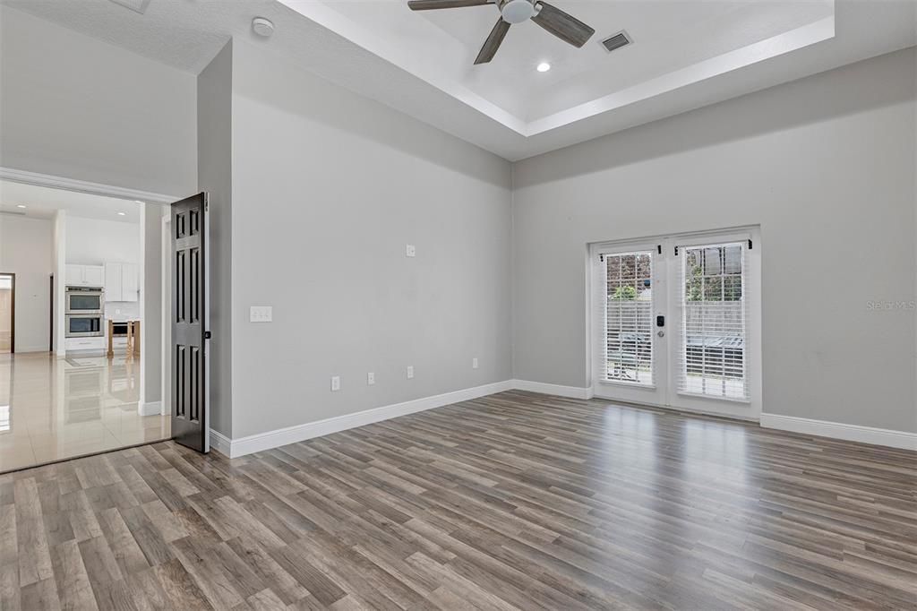 For Sale: $499,000 (3 beds, 3 baths, 2160 Square Feet)