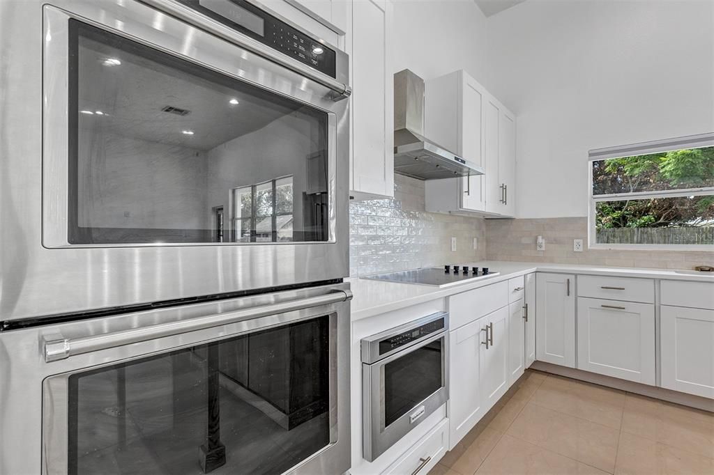 For Sale: $499,000 (3 beds, 3 baths, 2160 Square Feet)