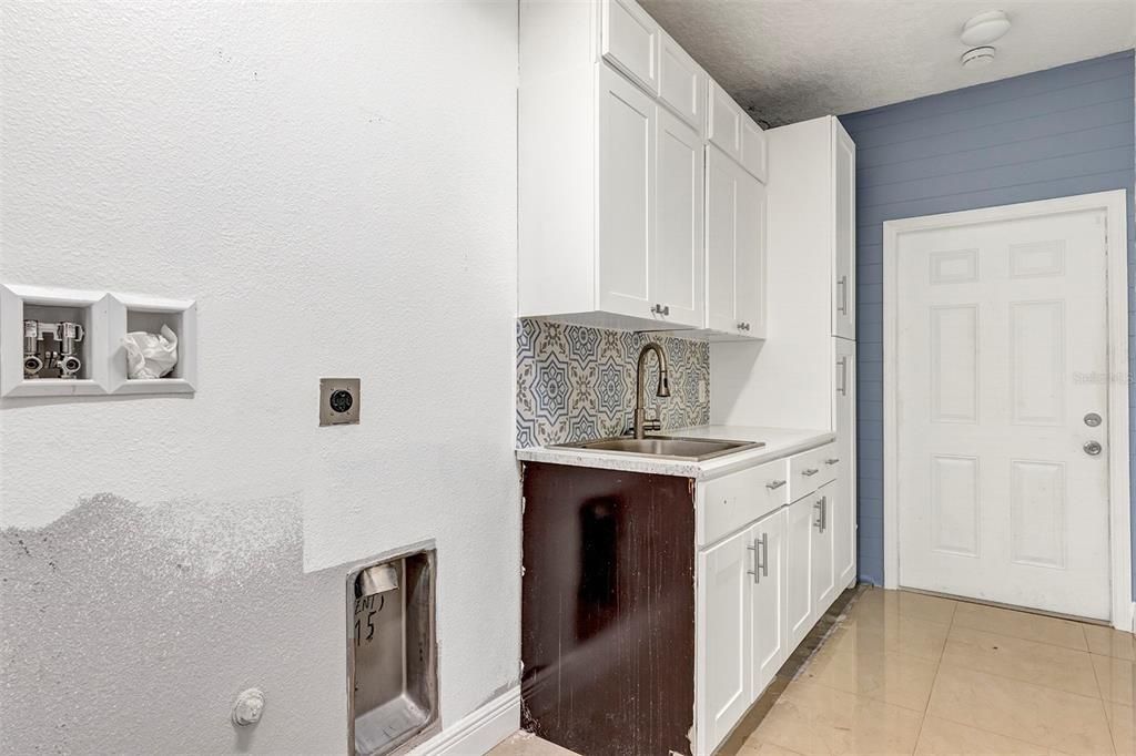 For Sale: $499,000 (3 beds, 3 baths, 2160 Square Feet)