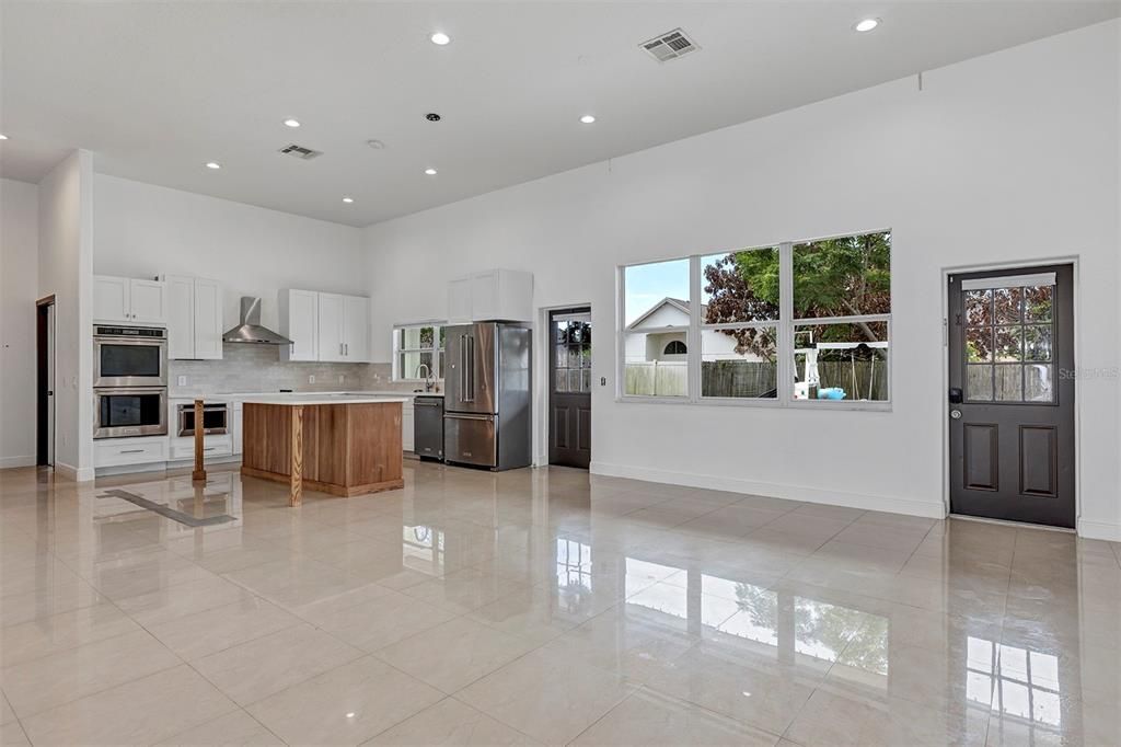 For Sale: $499,000 (3 beds, 3 baths, 2160 Square Feet)