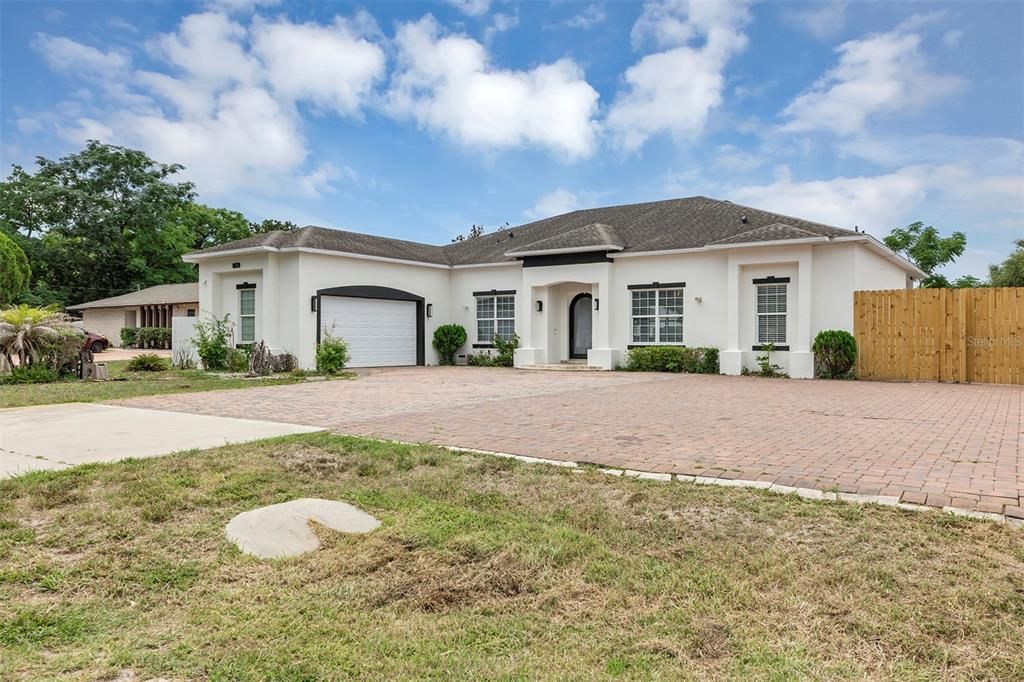 For Sale: $499,000 (3 beds, 3 baths, 2160 Square Feet)