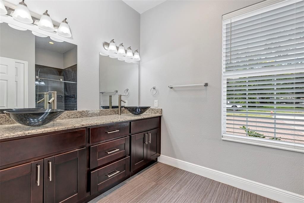 For Sale: $499,000 (3 beds, 3 baths, 2160 Square Feet)