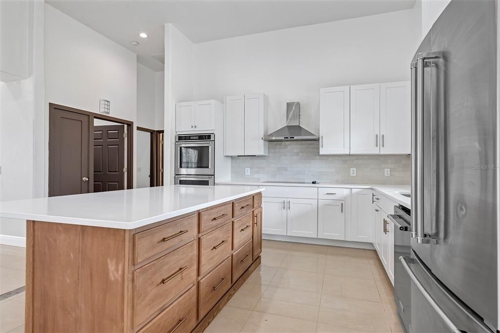 For Sale: $499,000 (3 beds, 3 baths, 2160 Square Feet)