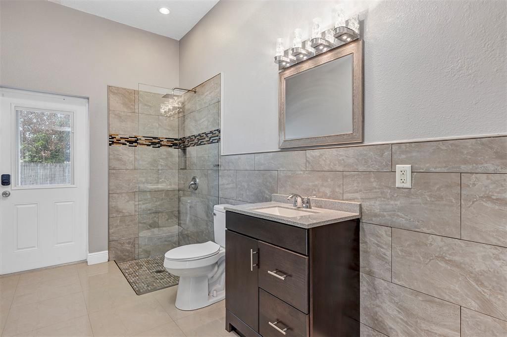 For Sale: $499,000 (3 beds, 3 baths, 2160 Square Feet)