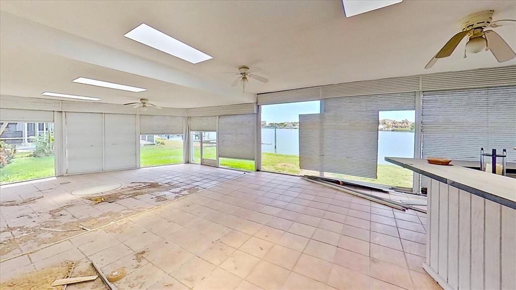 For Sale: $999,000 (4 beds, 2 baths, 2548 Square Feet)