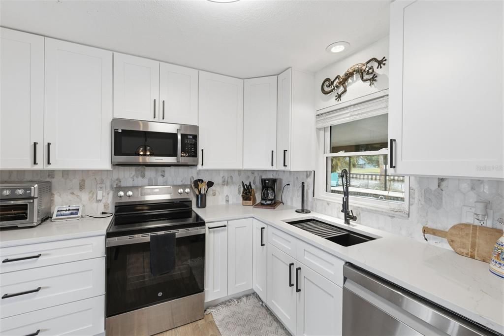 En Venta: $749,900 (3 camas, 3 baños, 1992 Pies cuadrados)