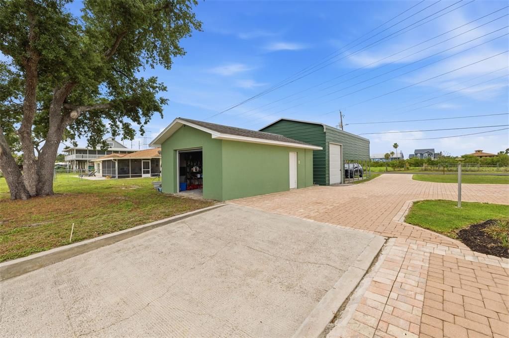 En Venta: $749,900 (3 camas, 3 baños, 1992 Pies cuadrados)