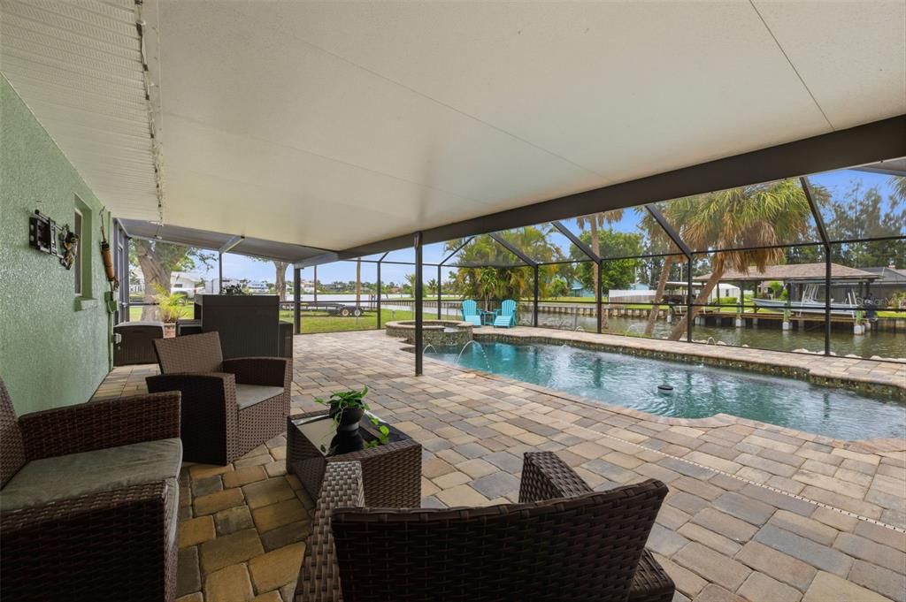 En Venta: $749,900 (3 camas, 3 baños, 1992 Pies cuadrados)