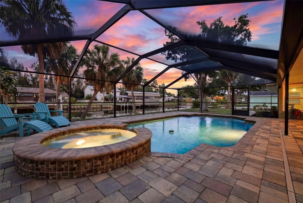 En Venta: $749,900 (3 camas, 3 baños, 1992 Pies cuadrados)