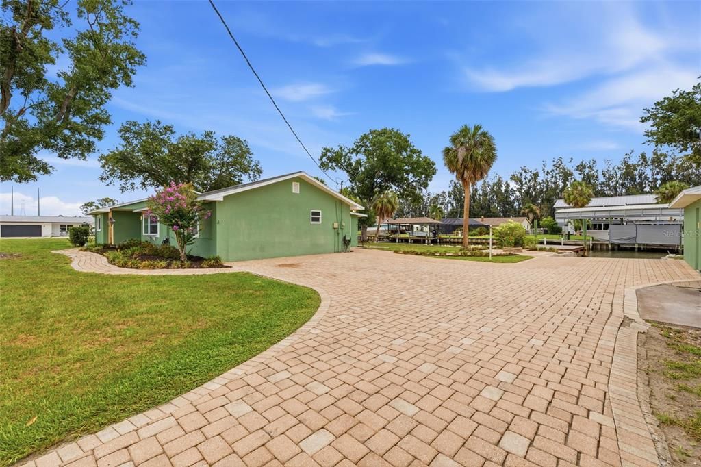 En Venta: $749,900 (3 camas, 3 baños, 1992 Pies cuadrados)