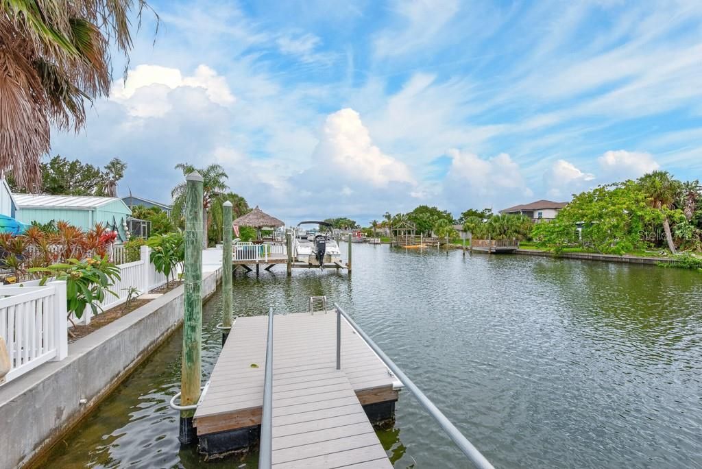 For Sale: $425,000 (3 beds, 2 baths, 1528 Square Feet)